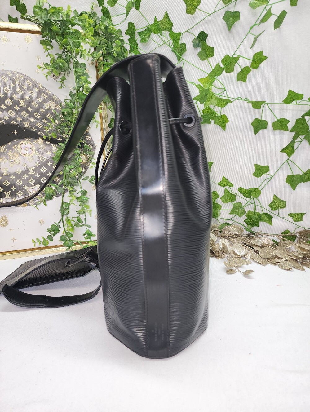 Louis Vuitton Vintage Epi Sac a Dos Drawstring Bag Black WITH COA - Picture 11 of 16